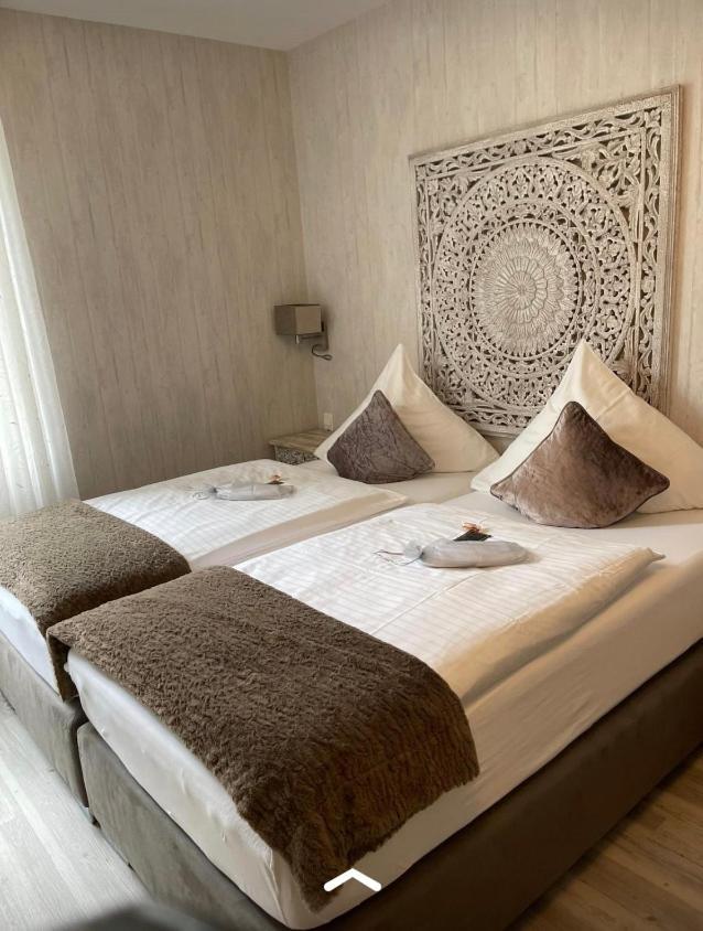Hotel Haus Loewe Фрехен Экстерьер фото